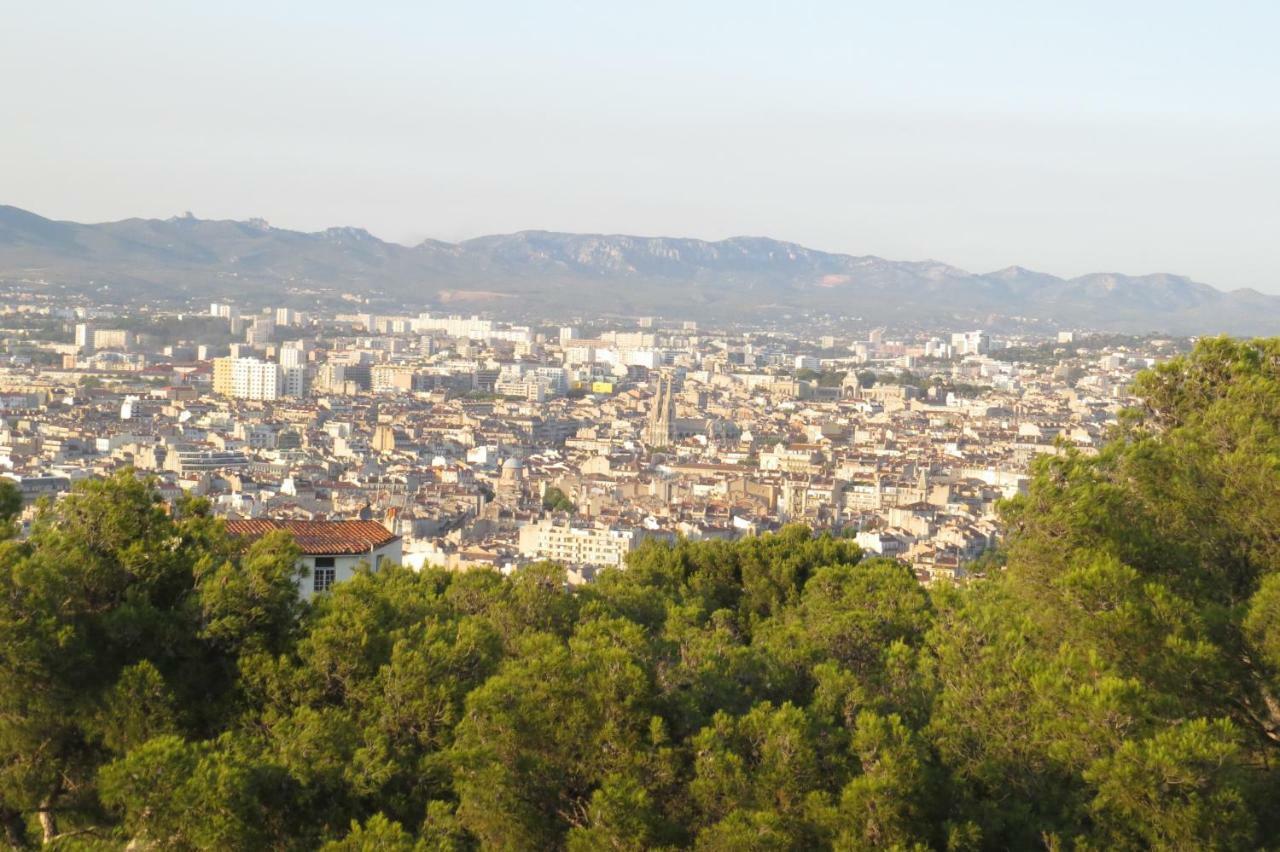 Studio calme et très lumineux, au pied de notre Dame de la Garde Marseille Extérieur photo
